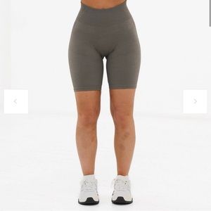 Lazuli Scrunch Seamless Shorts in Taupe Grey